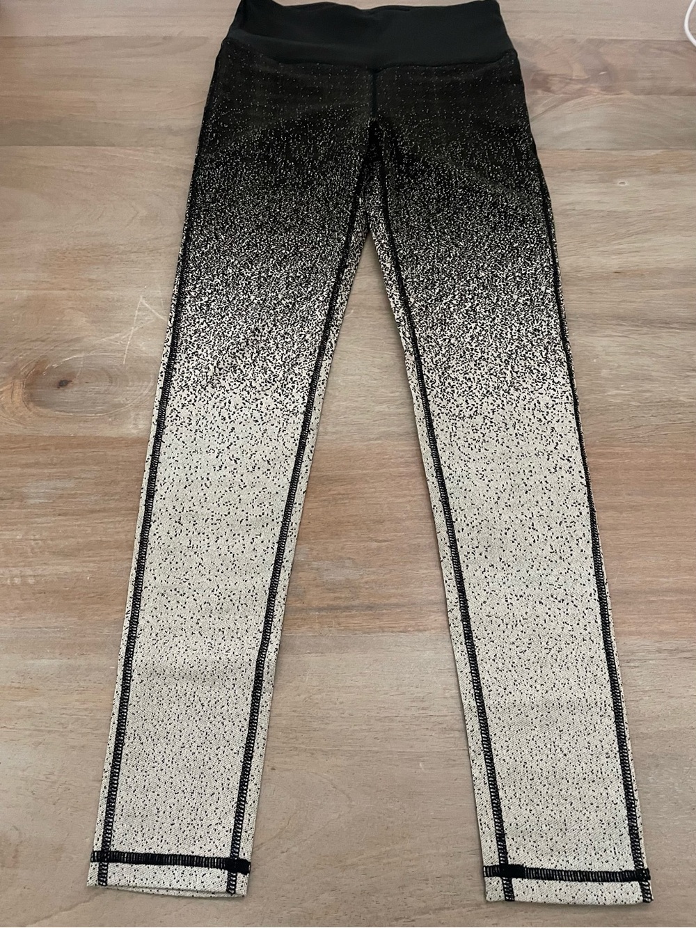 Mono B Black to Cream Ombre Leggings